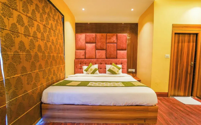 Shiv Rudraksh Resort - Near Assi Ghat
