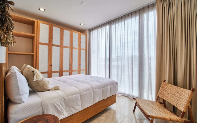 Pure Condos 302 By Lockey