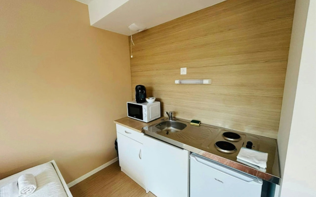 We Live In R - Suite 204