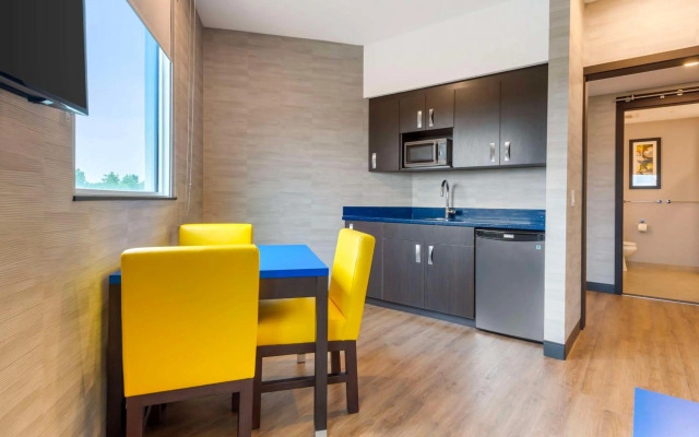 GLō Best Western Kanata Ottawa West