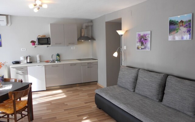 Apartments Modrina