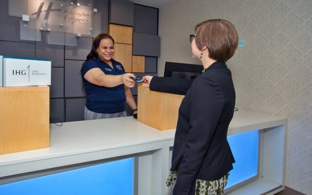 Holiday Inn I 64 West End