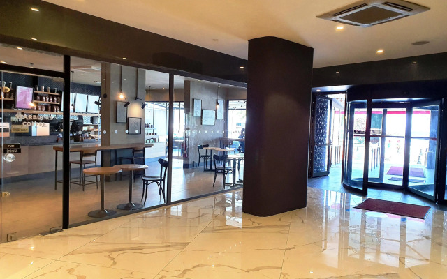 Akol Hotel