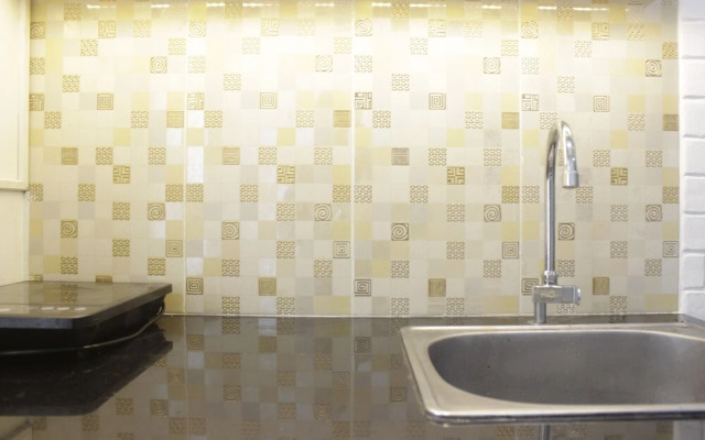 Cozy High Floor 1BR at Parahyangan Residence