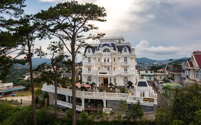 Sepia Hotel DaLat