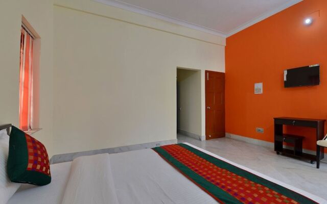 OYO 12210 Comfort N Cozy