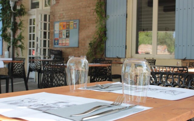 Hôtel Restaurant Les Saladelles