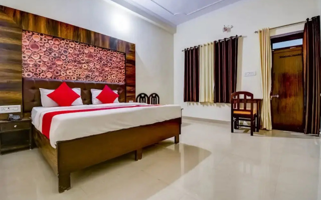 OYO 19951 Hotel Saif