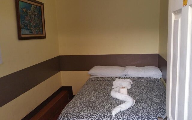 Residencia Katrina Bed and Breakfast