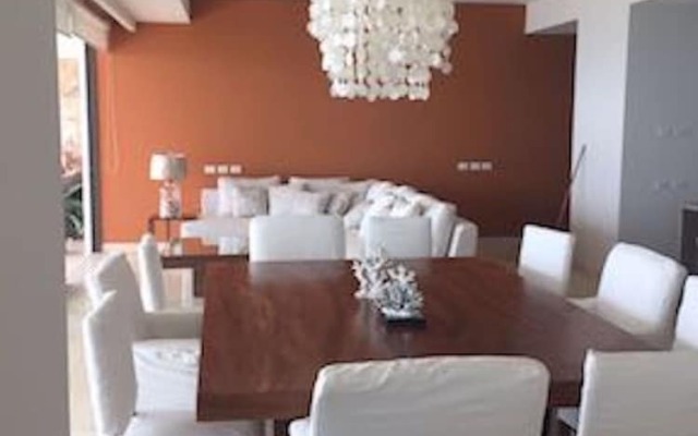 Unlimited Luxury ARENA Condo