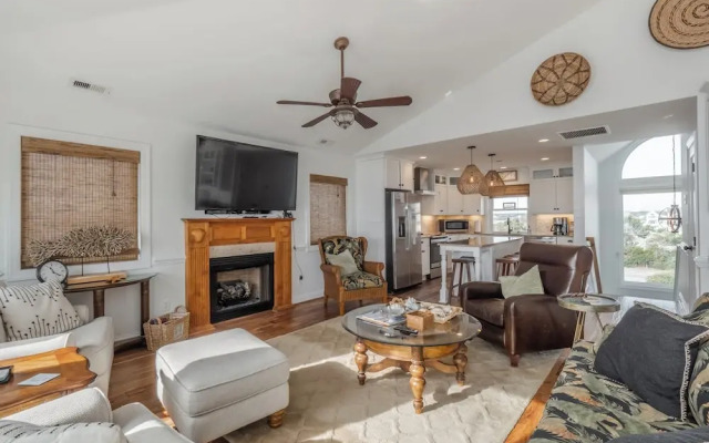 C-Maid by Topsail Realty