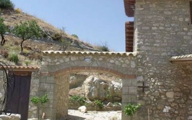 Sicilian White Horse Bed & Breakfast Sicily