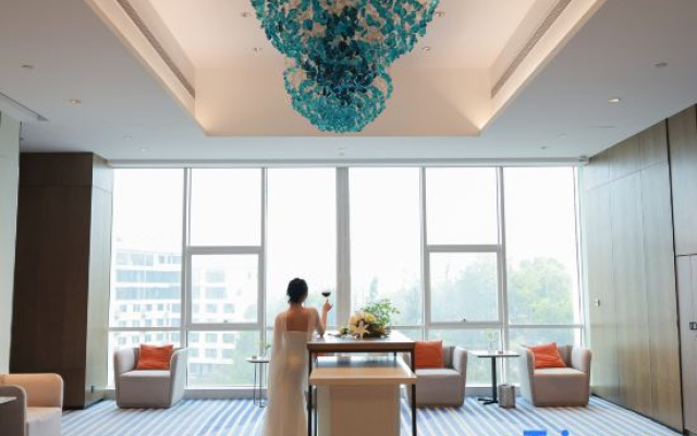 Changsha Yuelu Howard Johnson Hotel (Meixi Lake West Metro Station Branch)