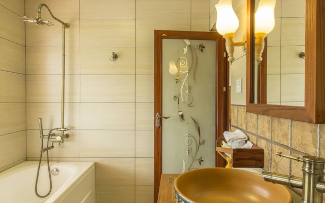 Snow Lion Riverside Resort