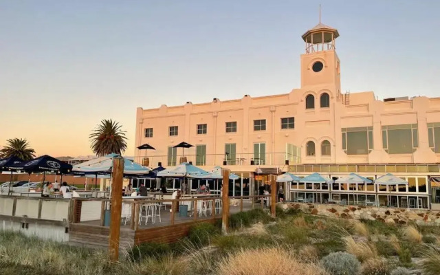 Seabreeze at Semaphore #8 - On the Esplanade