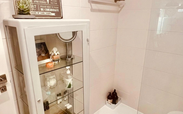 Loft de estilo industrial con garaje