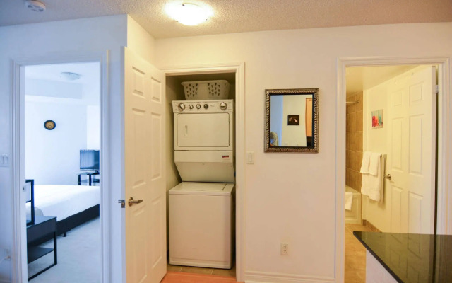 Maplewood Suites - Square One