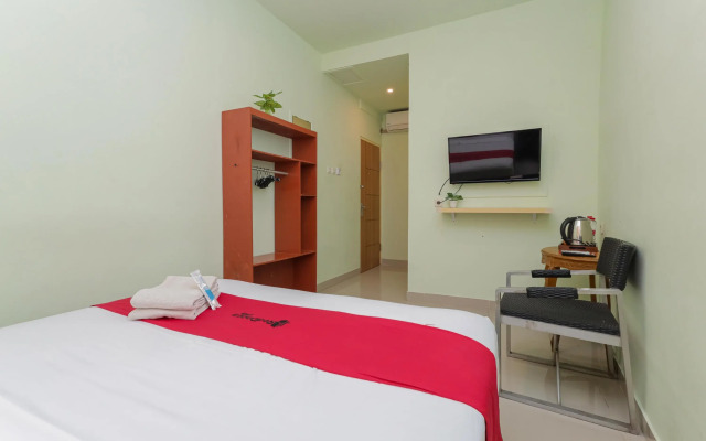 RedDoorz near Alun Alun Madiun