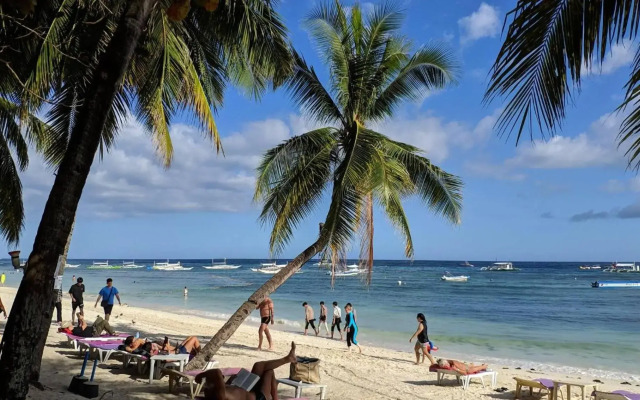 Alona Vida Beach Resort