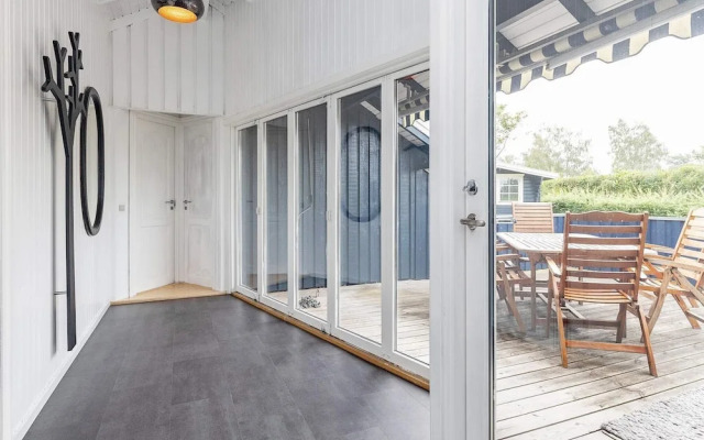 6 Person Holiday Home in Vaeggerlose