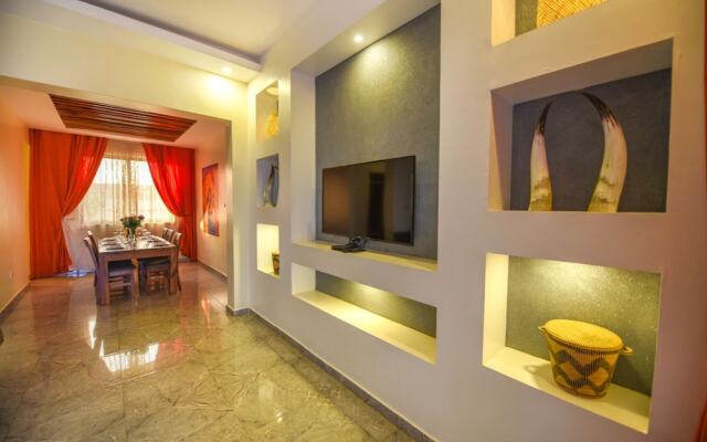 Deluxe 3-bed Apartment With Swimming Pool