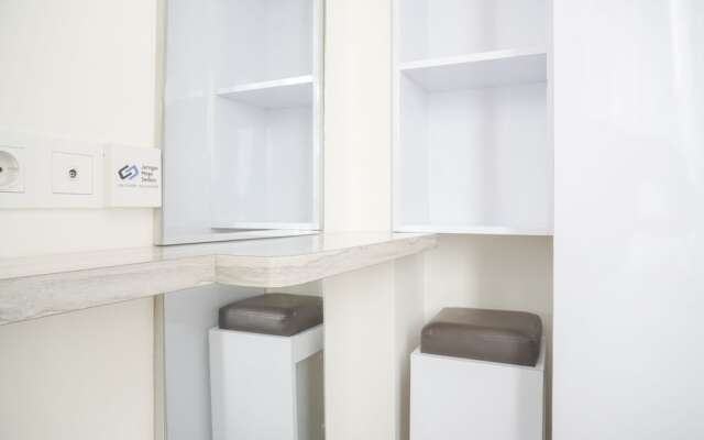 Simply Look And Homey 1Br Osaka Riverview Pik 2 Apartment