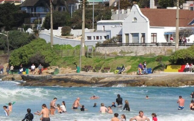 Crows Nest Fish Hoek Bay