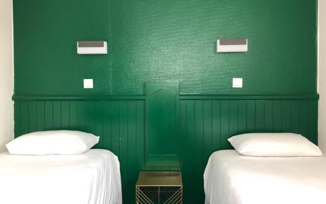 Halt Hotel