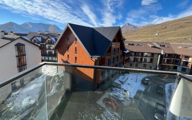 RedHubCo New Gudauri Loft 1, Redco 506