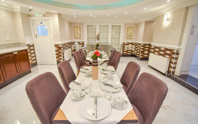 Pembridge Palace Hotel