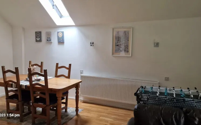 Lakeviews/quietness/parking/longstays/4guests