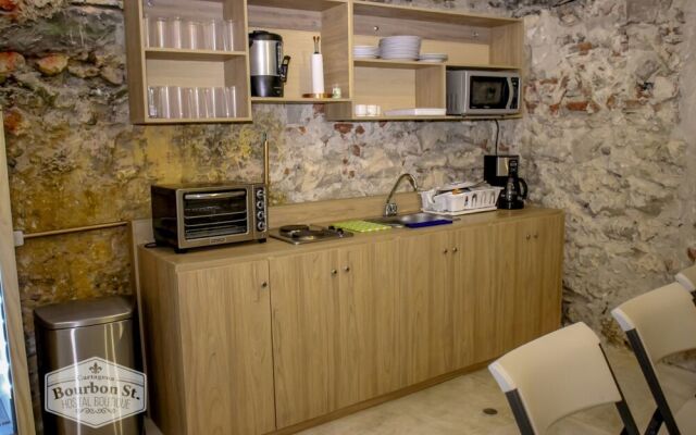 Bourbon St Hostal Boutique - Hostel