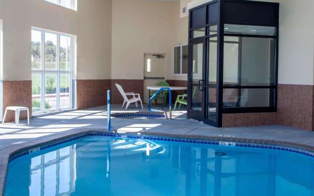 Comfort Inn & Suites Harrisonville
