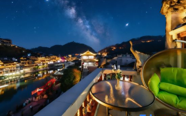 Stay at Maomao River View Homestay (Beimen Wharf Branch)