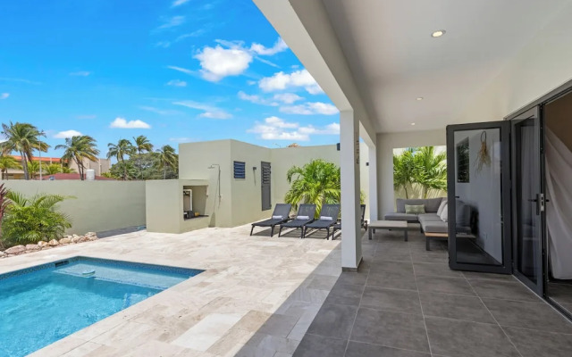 Villa Jasmijn  with private pool, at Mambo Beach