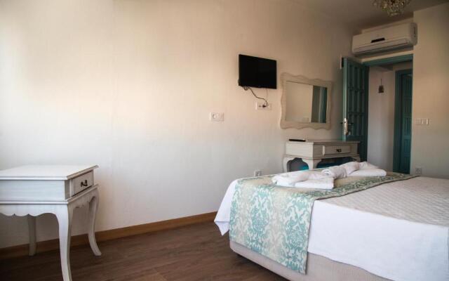 Alacati Sardunya Hotel