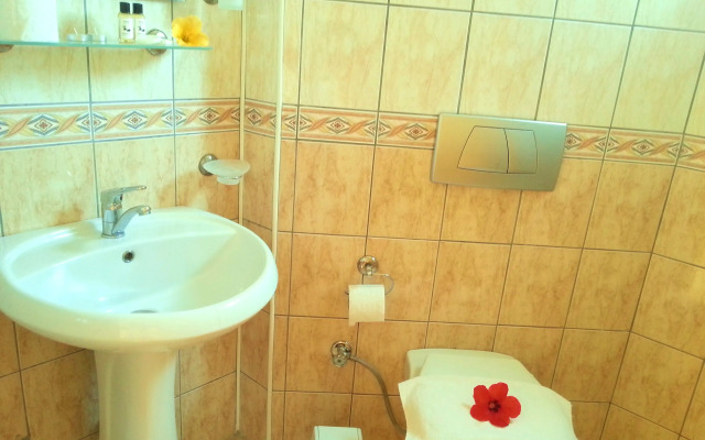 Summer Rose Hotel