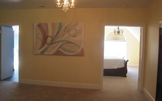 The Inn At Indian Creek & Indian Creek Bed and Stable