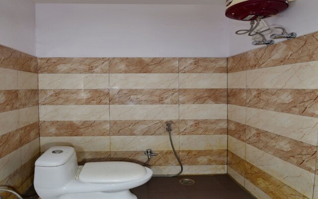 OYO 13588 Mahaveer International