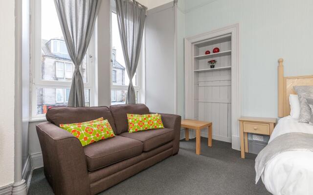 Oakshaw Guesthouse - Glasgow Airport