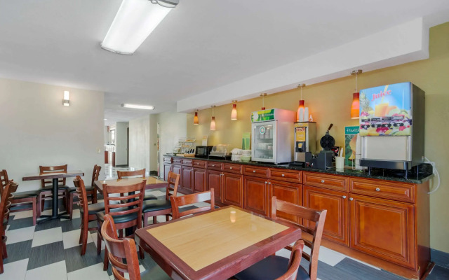 Quality Inn Acworth North