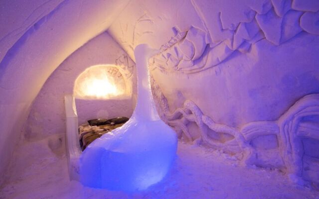 Arctic SnowHotel & Glass Igloos