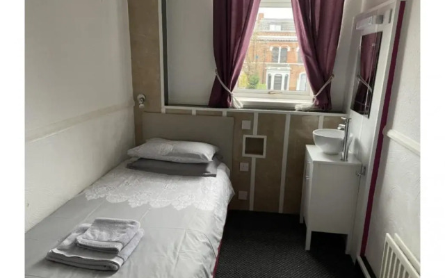 OYO The Bentleys Hotel