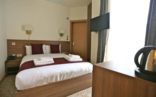 London Kings Hotel