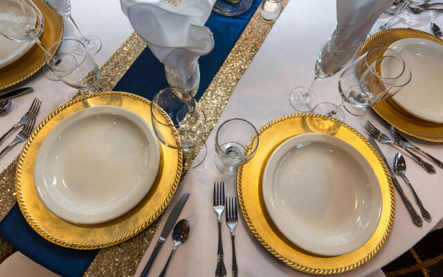 Holiday Inn Downtown - Mercy Area by IHG