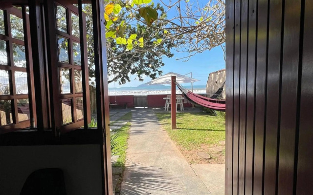 Casa aconchegante pé na areia c/ 5 quartos.