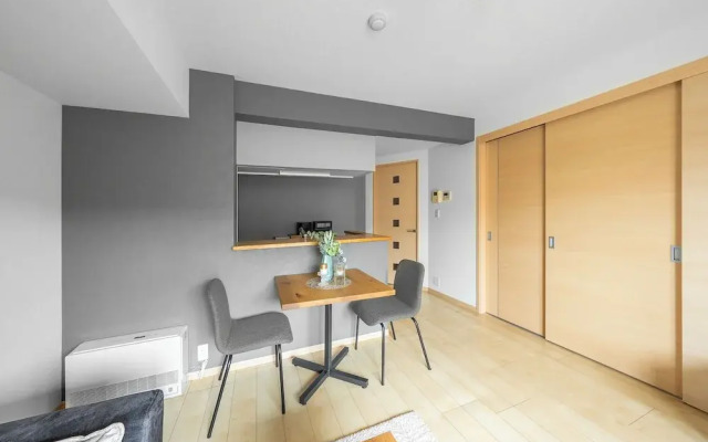 E-Us Naebo Station 302