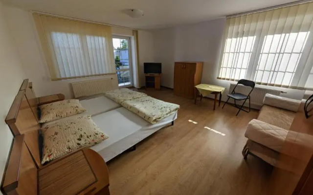 Pokoje Gościnne - Leśna 8