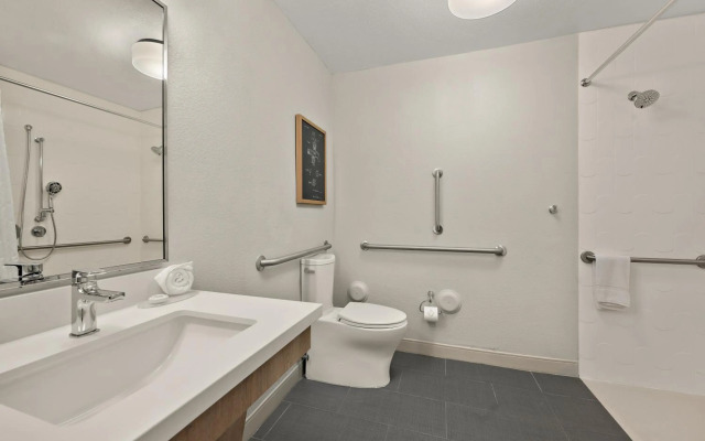 Sonesta Simply Suites Birmingham Hoover