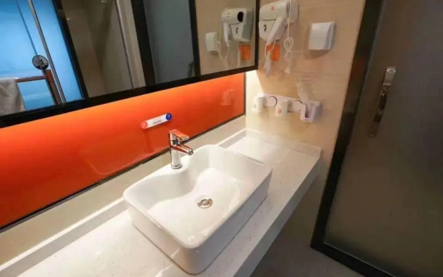 7Days Inn Xuzhou Normal University Yunlong Mountain